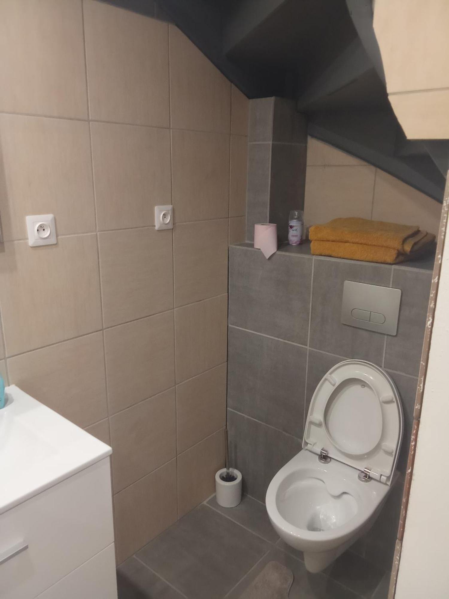 Apartment Meuble 3 Personnes Plien Pieds